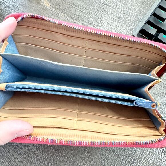 Dooney & Bourke Y2K Pink Signature Coated Canvas Mini Zipped Envelope Wallet - Picture 3 of 3